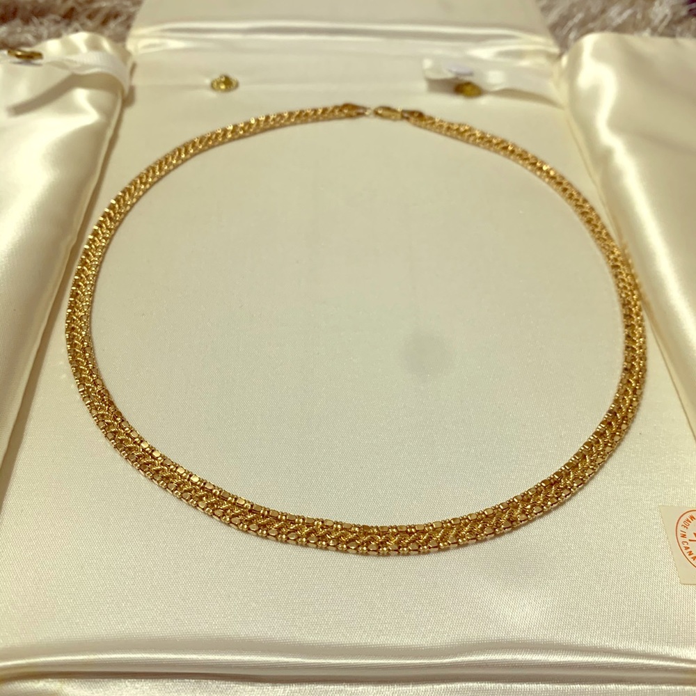 SOLD LOCALLY 10K Yellow Gold Choker style Necklace